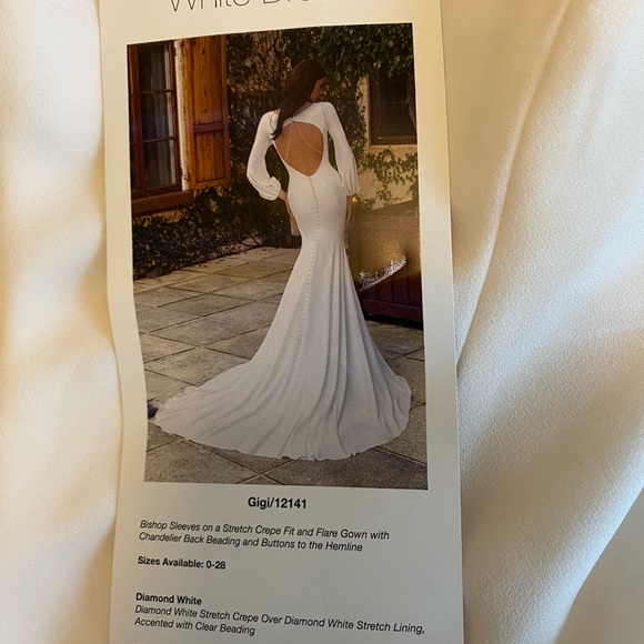 Beautiful Wedding Gown! Never worn. Size 10 altered to size 6. - Picture 9 of 12